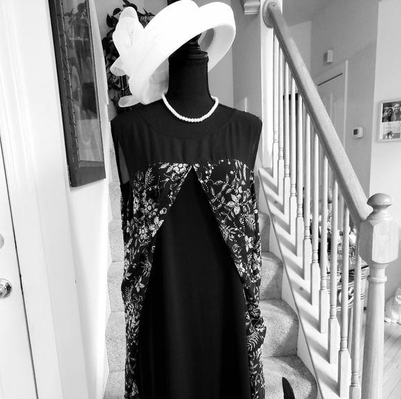 Dress - Picture 3 of 3